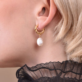 Culturesse Adley Pearl Drop Earrings (Gold Vermeil)