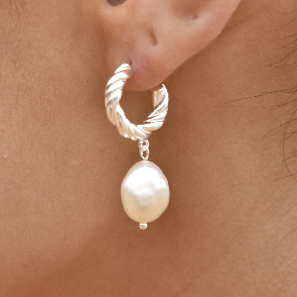 Culturesse Adley Pearl Drop Earrings (Silver)