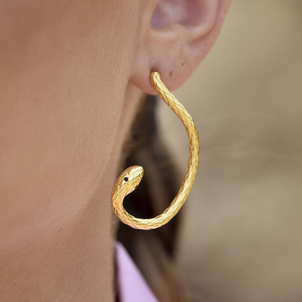 Culturesse Charmante Artsy Winding Serpent Earrings