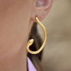 Culturesse Charmante Artsy Winding Serpent Earrings
