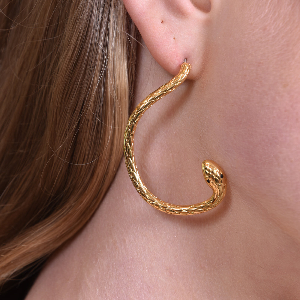 Culturesse Charmante Artsy Winding Serpent Earrings