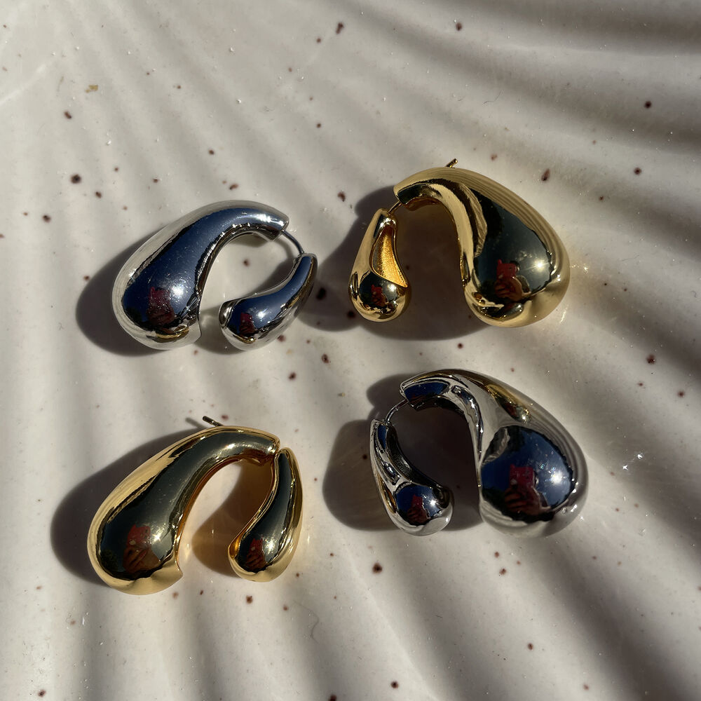 Culturesse Maddox Waterdrop Earrings (Gold)