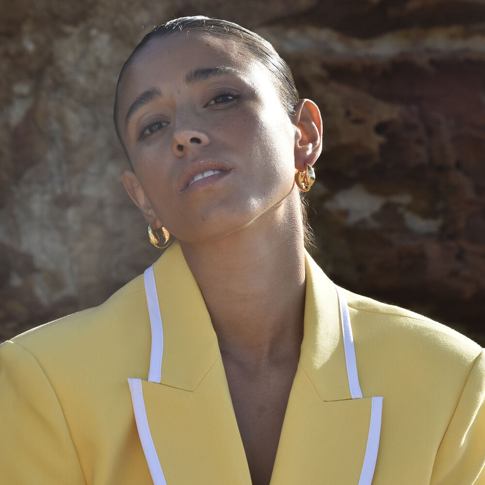 Culturesse Yin Yang Artisan Solid Hoop Earrings (Gold)