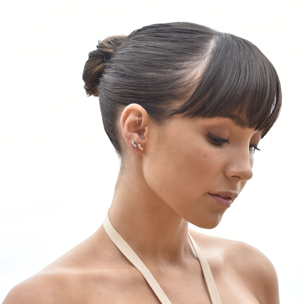 Culturesse Aliz Zircon Arch Stud Earrings (Silver)
