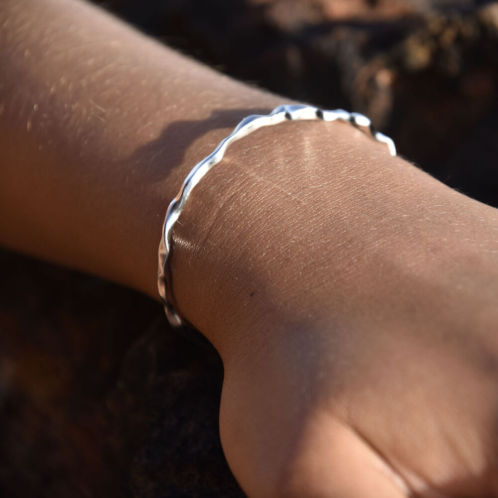 Culturesse Be The Flow Necklace & Bangle Gift Set (Silver)