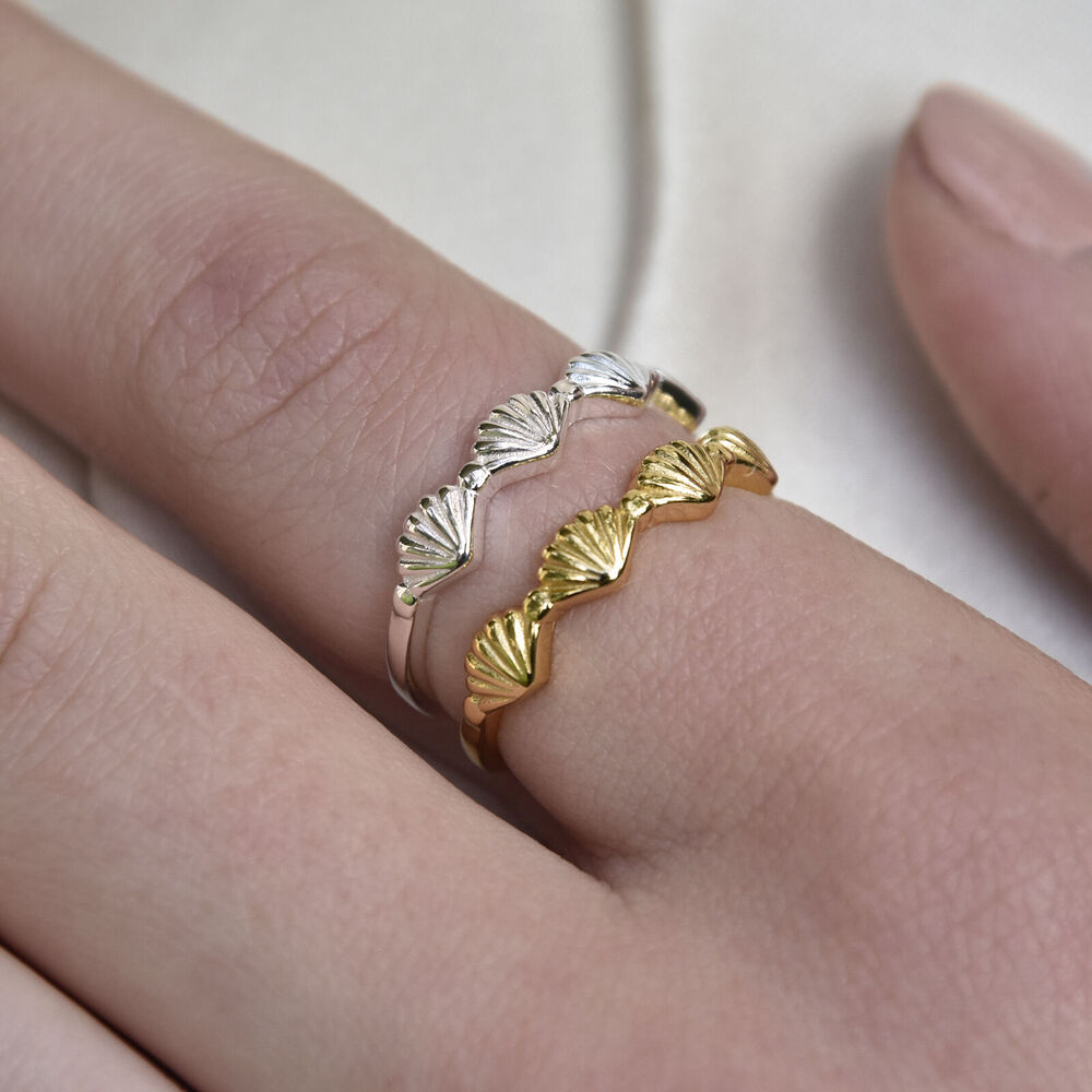 Culturesse Esmarie Earrings & Tresor Open Ring Gift Set (Gold)