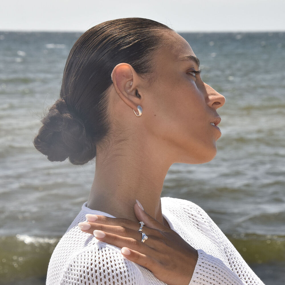 Culturesse Esmarie Earrings & Tresor Open Ring Gift Set (Silver)