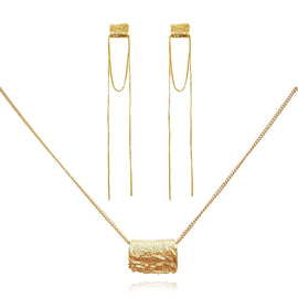 Culturesse Murphy Earrings & Louca Necklace Gift Set (Gold)
