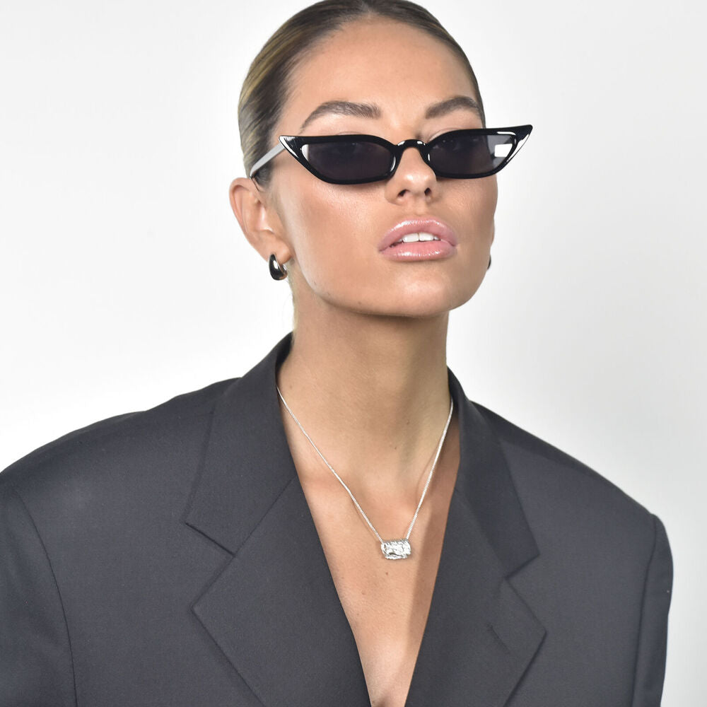 Culturesse Murphy Earrings & Louca Necklace Gift Set (Silver)