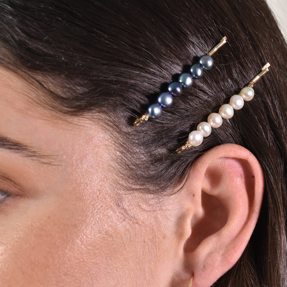 Culturesse Alienor Dual Toned Freshwater Pearl Hair Clip Set