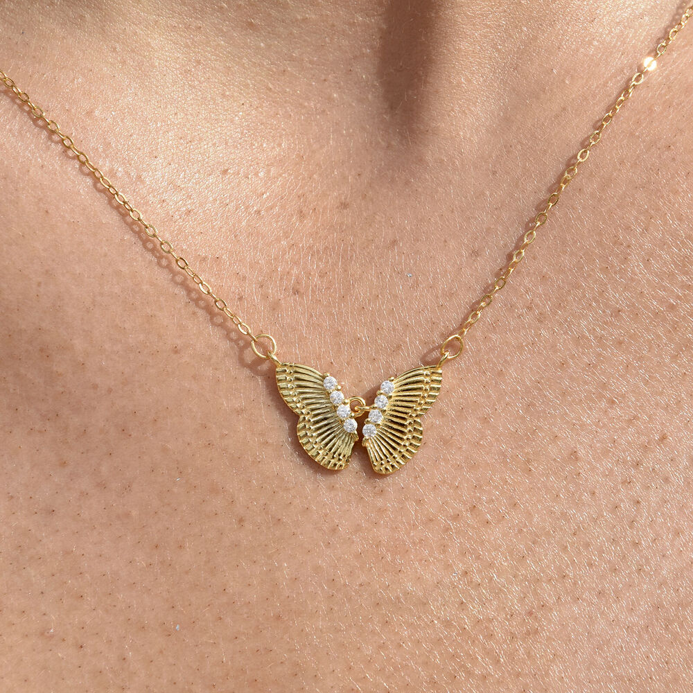 Culturesse Bindi Interlinked Butterfly Pendant Necklace (Gold)
