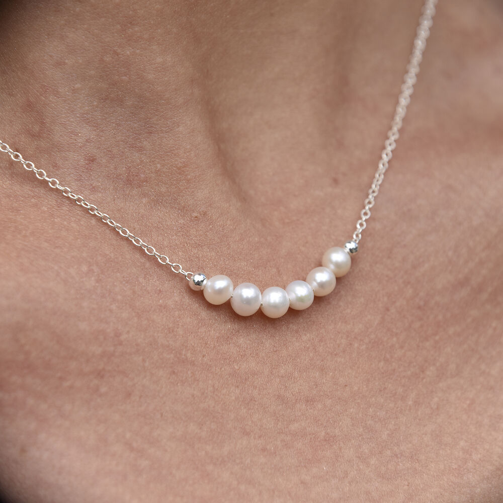 Culturesse Coralie Freshwater Pearl Pendant Necklace