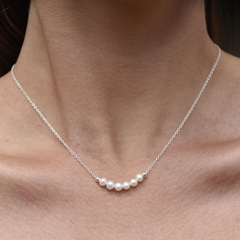 Culturesse Coralie Freshwater Pearl Pendant Necklace