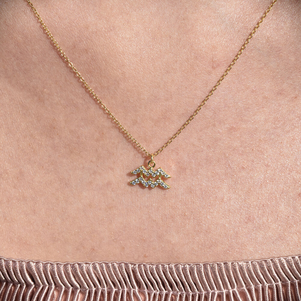 Culturesse Aquarius Diamante Pendant Necklace (Gold)