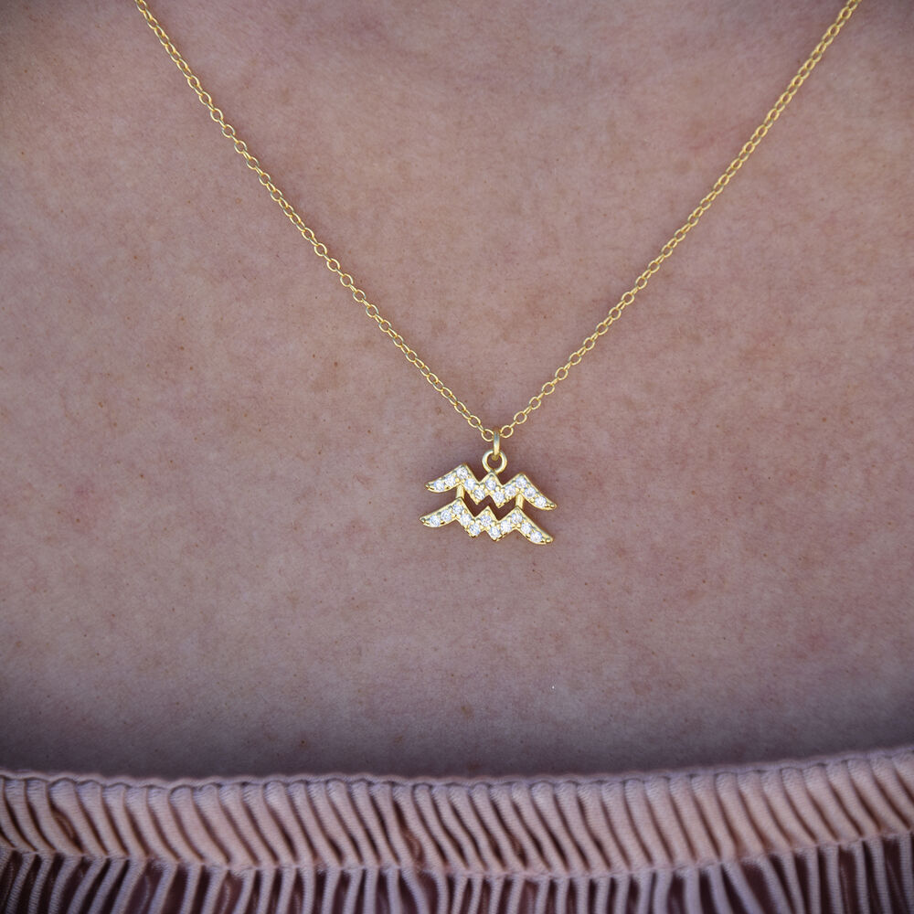 Culturesse Aquarius Diamante Pendant Necklace (Gold)