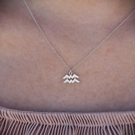 Culturesse Aquarius Diamante Pendant Necklace (Silver)