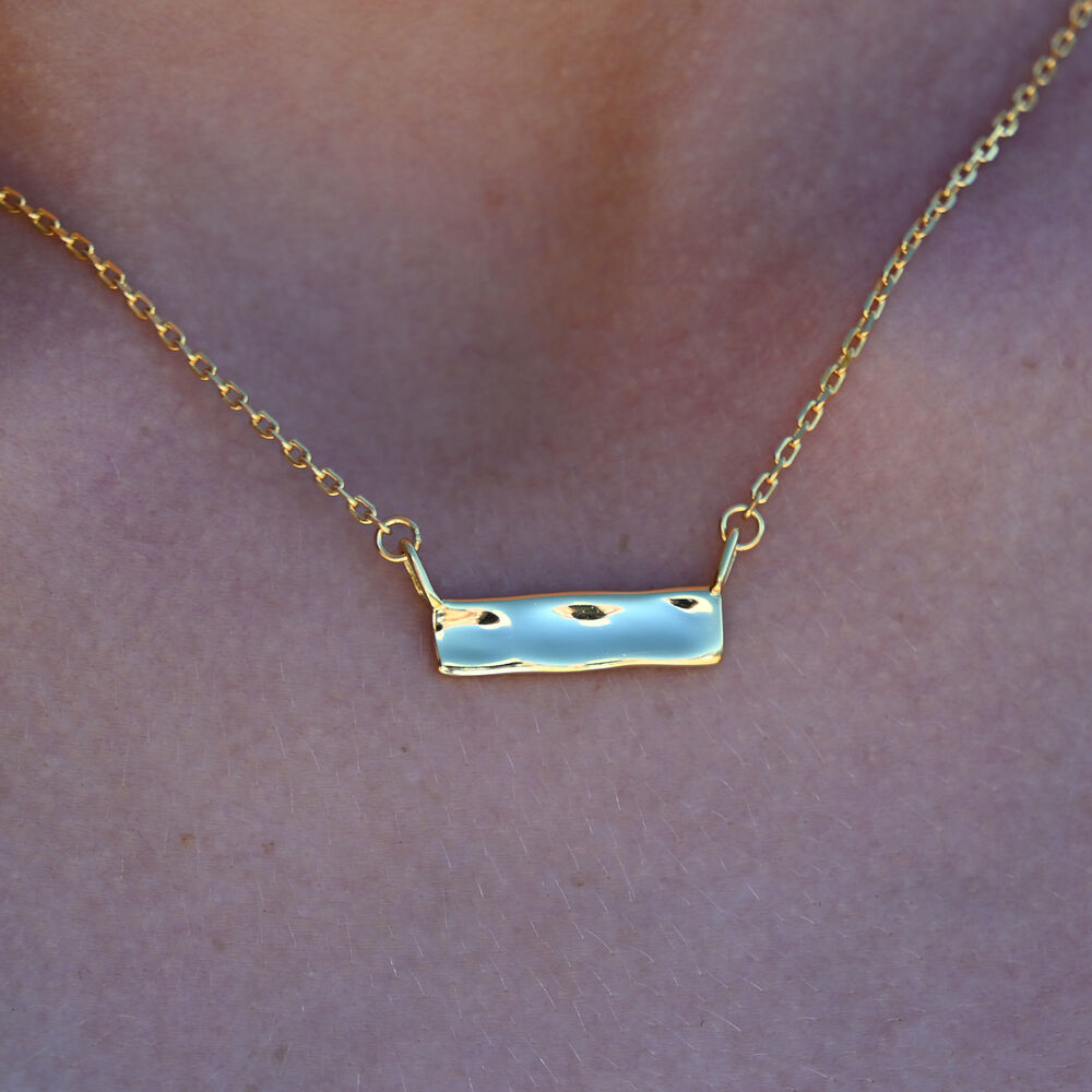 Culturesse Alva Minimal Muse Bar Pendant Necklace (Gold Vermeil)