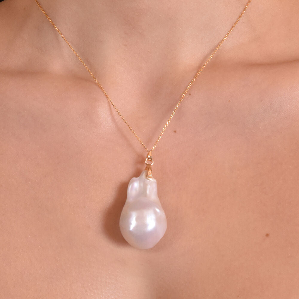 Culturesse Almeta Natural Baroque Pearl Pendant Necklace