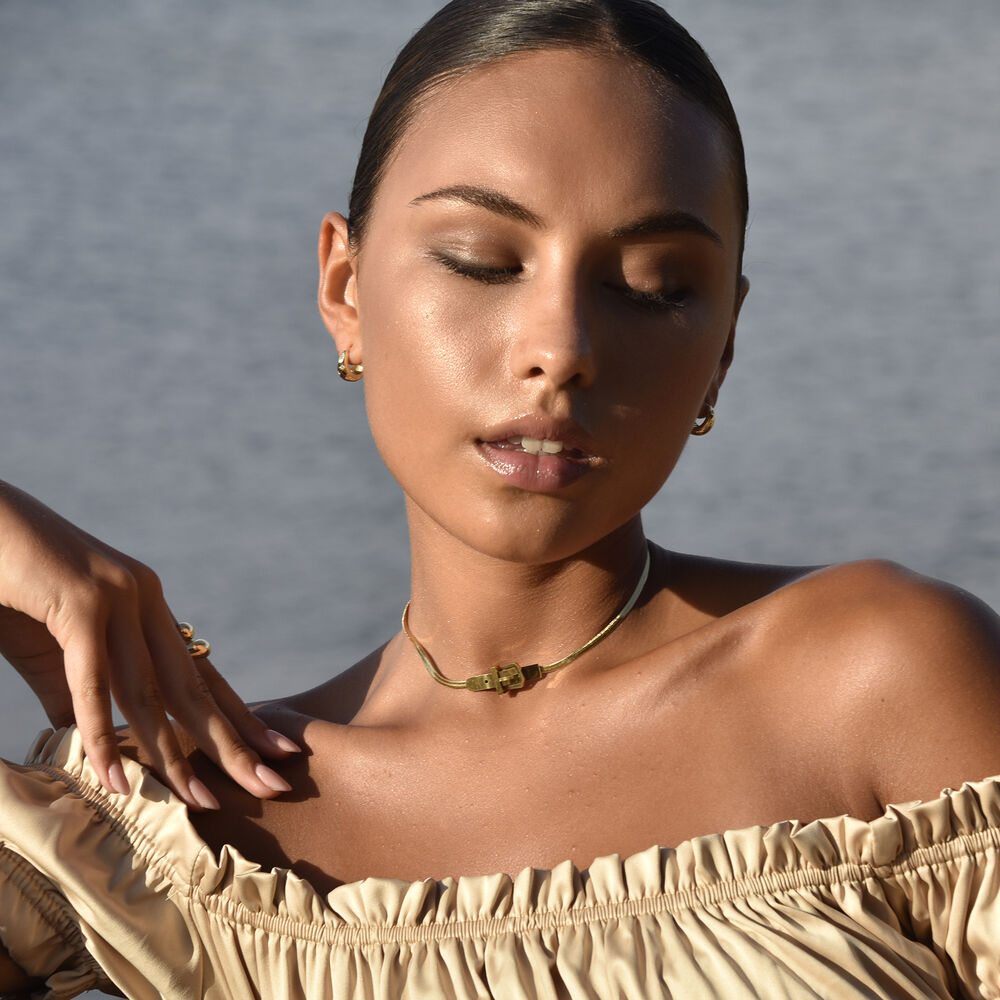 Culturesse Hallie Buckled Snake Chain Necklace (Gold)