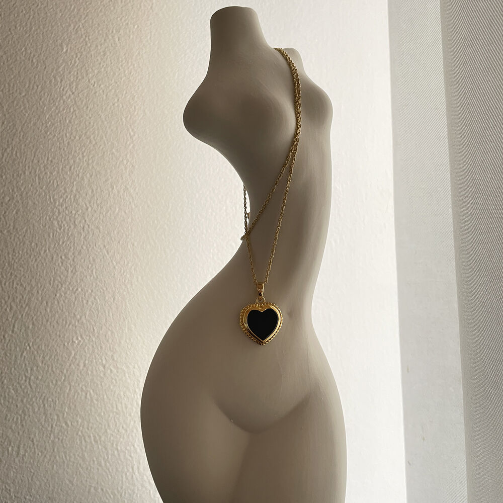 Culturesse Fabienne Black Onyx Heart Pendant Necklace