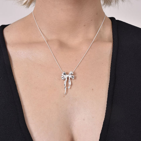 Culturesse Osmonde Artisan Solid Bow Pendant Necklace