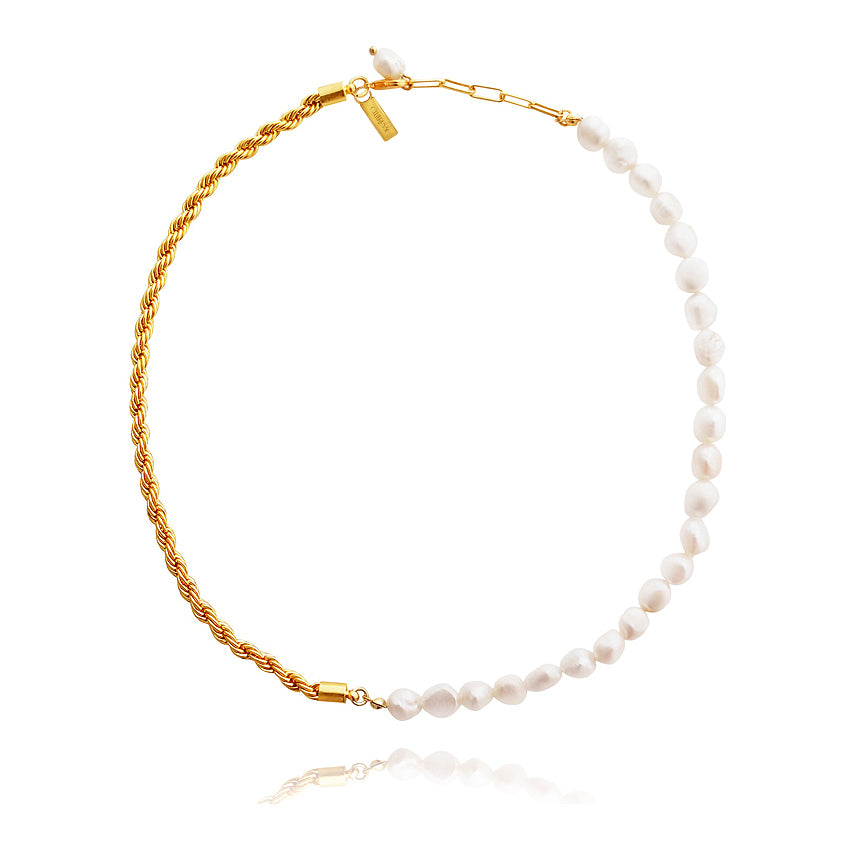 Culturesse Byanca Luxury Pearl Chain Necklace
