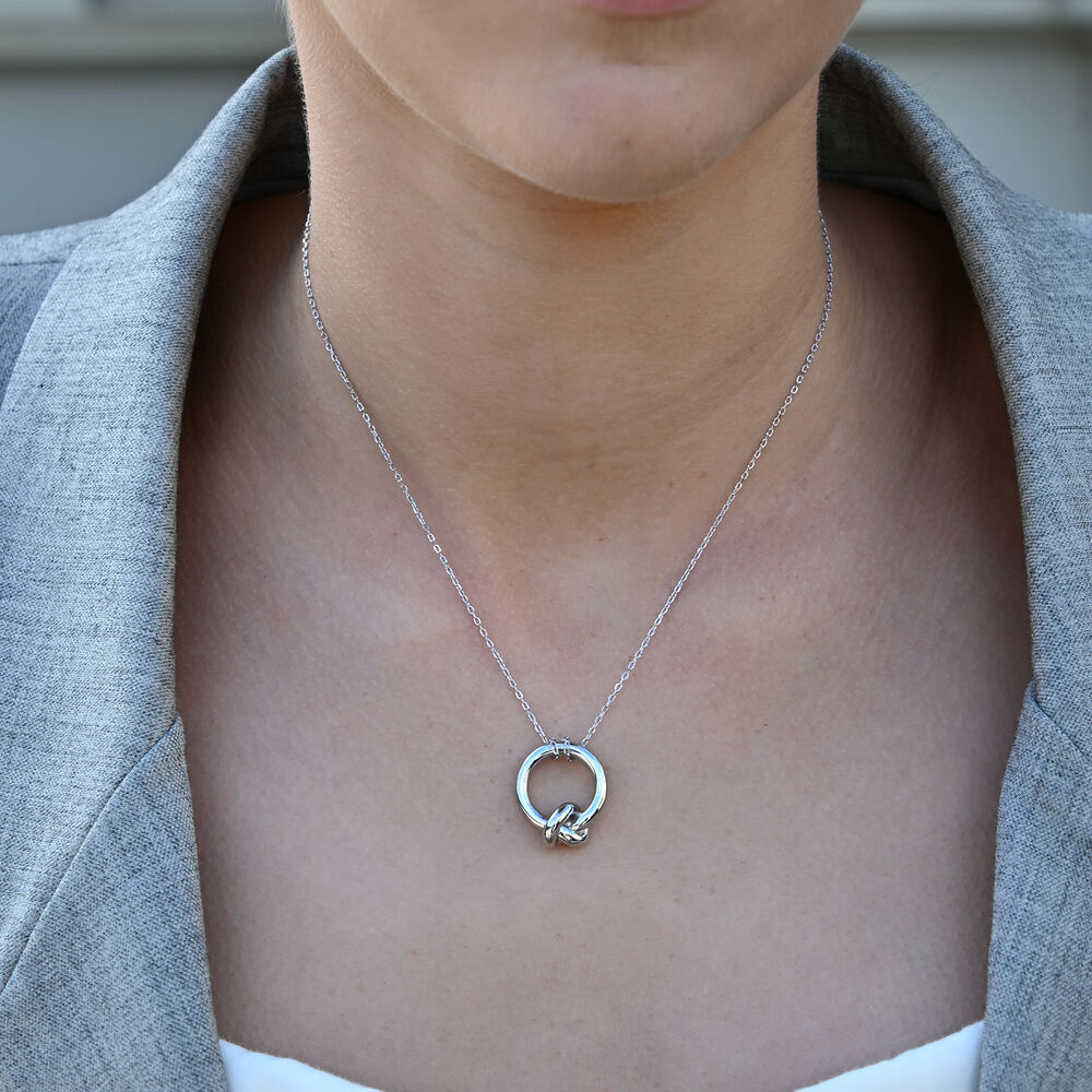 Culturesse Manon Artsy Solid Knot Pendant Necklace (Silver)