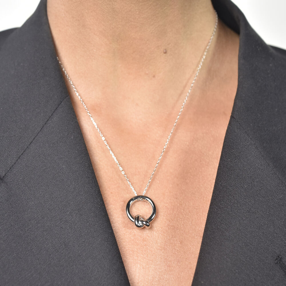 Culturesse Manon Artsy Solid Knot Pendant Necklace (Silver)