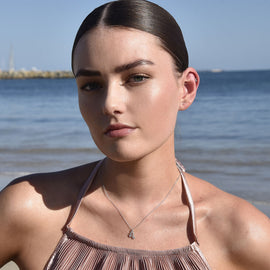 Culturesse Leo Diamante Pendant Necklace (Silver)