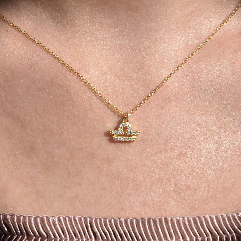 Culturesse Libra Diamante Pendant Necklace (Gold)