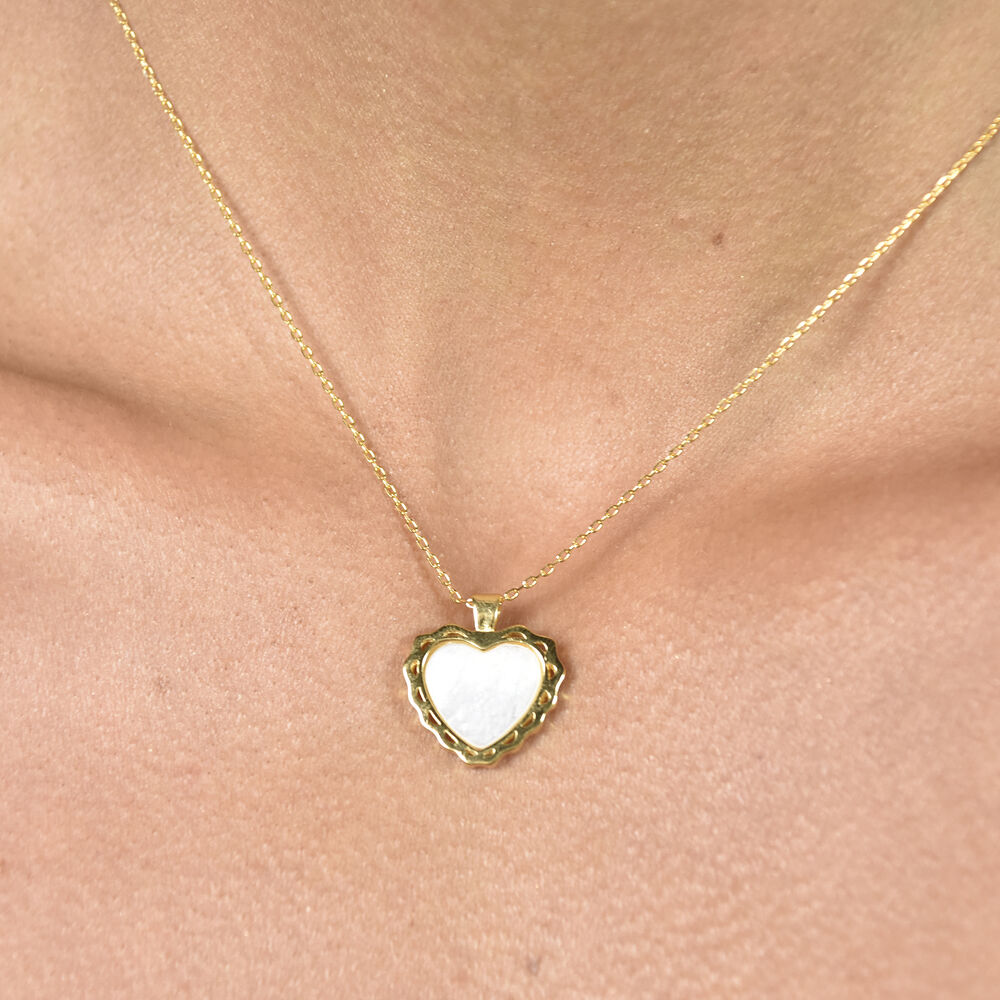 Culturesse Charme Mother of Pearl Heart Pendant Necklace (Gold Vermeil)