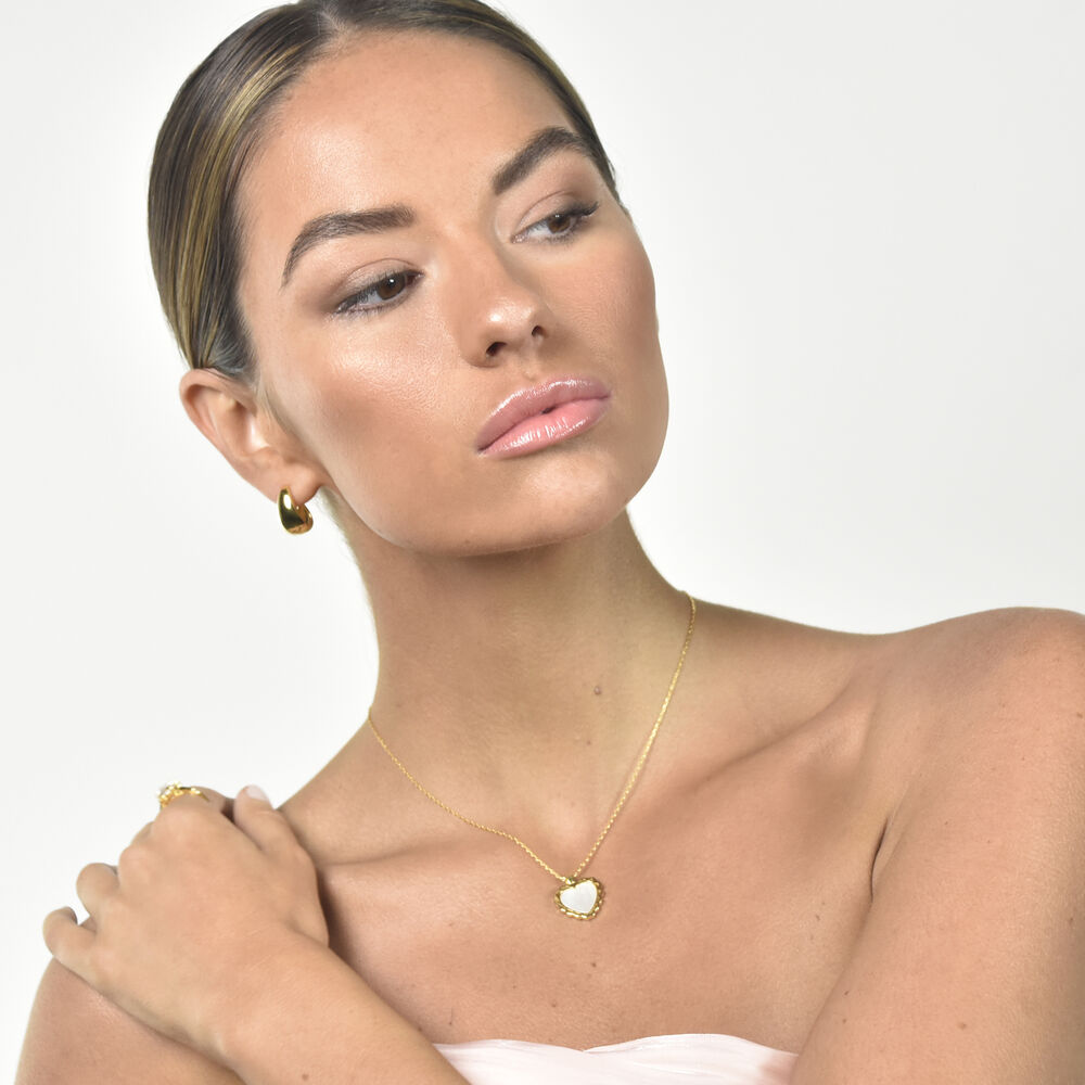 Culturesse Charme Mother of Pearl Heart Pendant Necklace (Gold Vermeil)