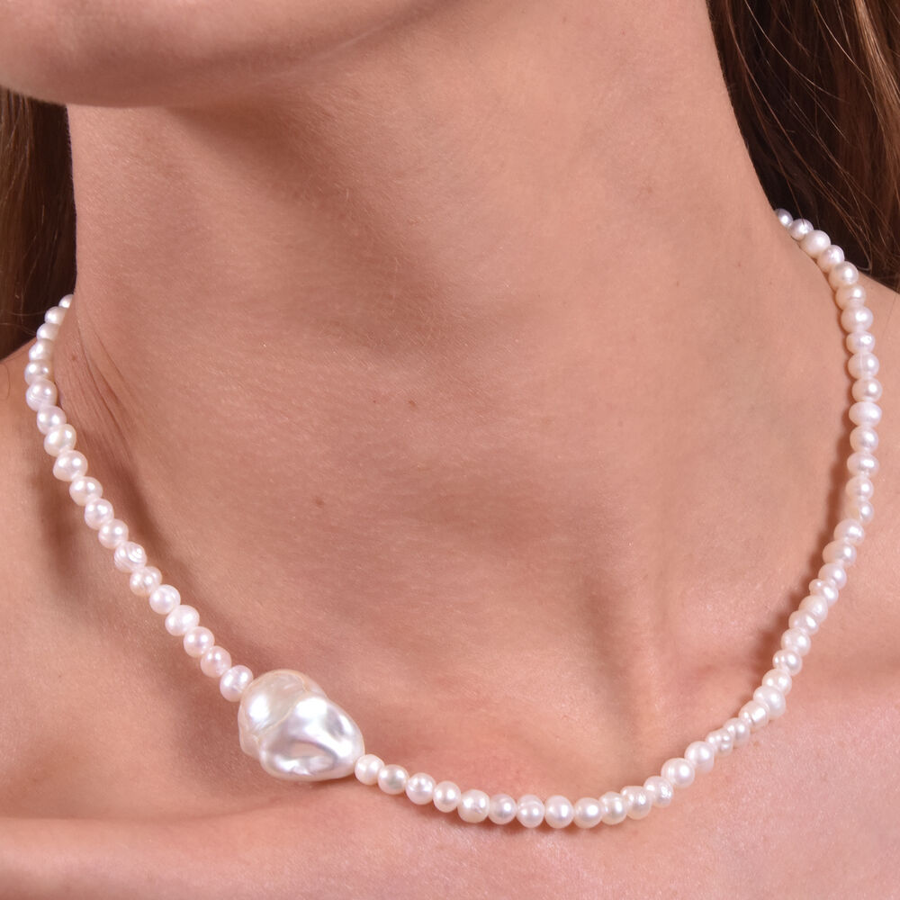 Culturesse Milani Off Centre Pearl Necklace
