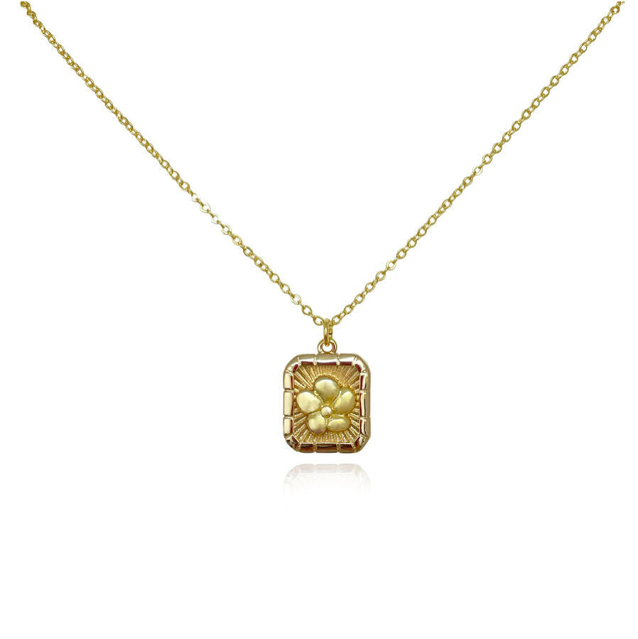 Culturesse Coretta Embossed Flower Pendant Necklace (Gold)