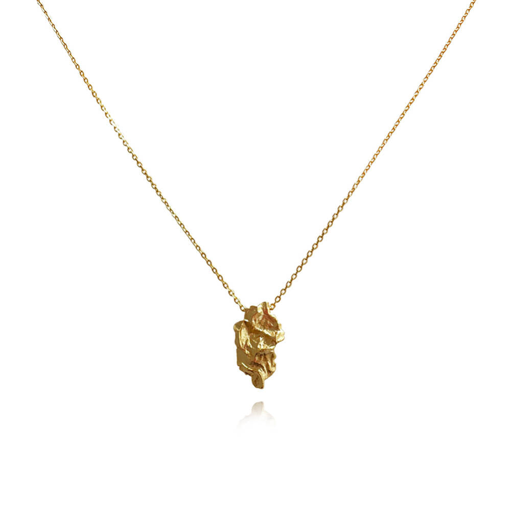 Culturesse Artemisa Artisan Sculptural Pendant Necklace (Gold)