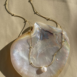 Culturesse Vanna Freshwater Pearl Pendant Necklace (Gold)