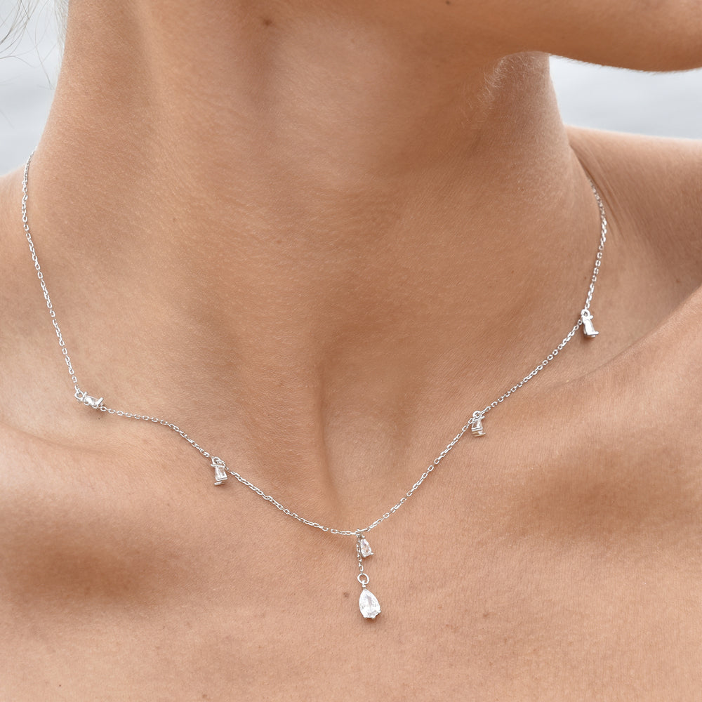 Culturesse Brita Dainty Teardrop Diamante Necklace (Silver)
