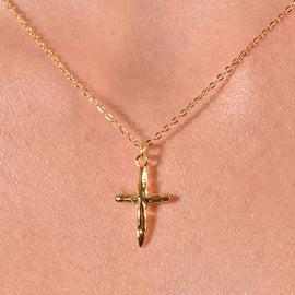 Culturesse Faith Textured Cross Pendant Necklace (Gold)