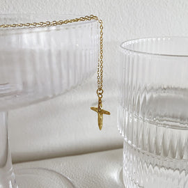 Culturesse Faith Textured Cross Pendant Necklace (Gold)