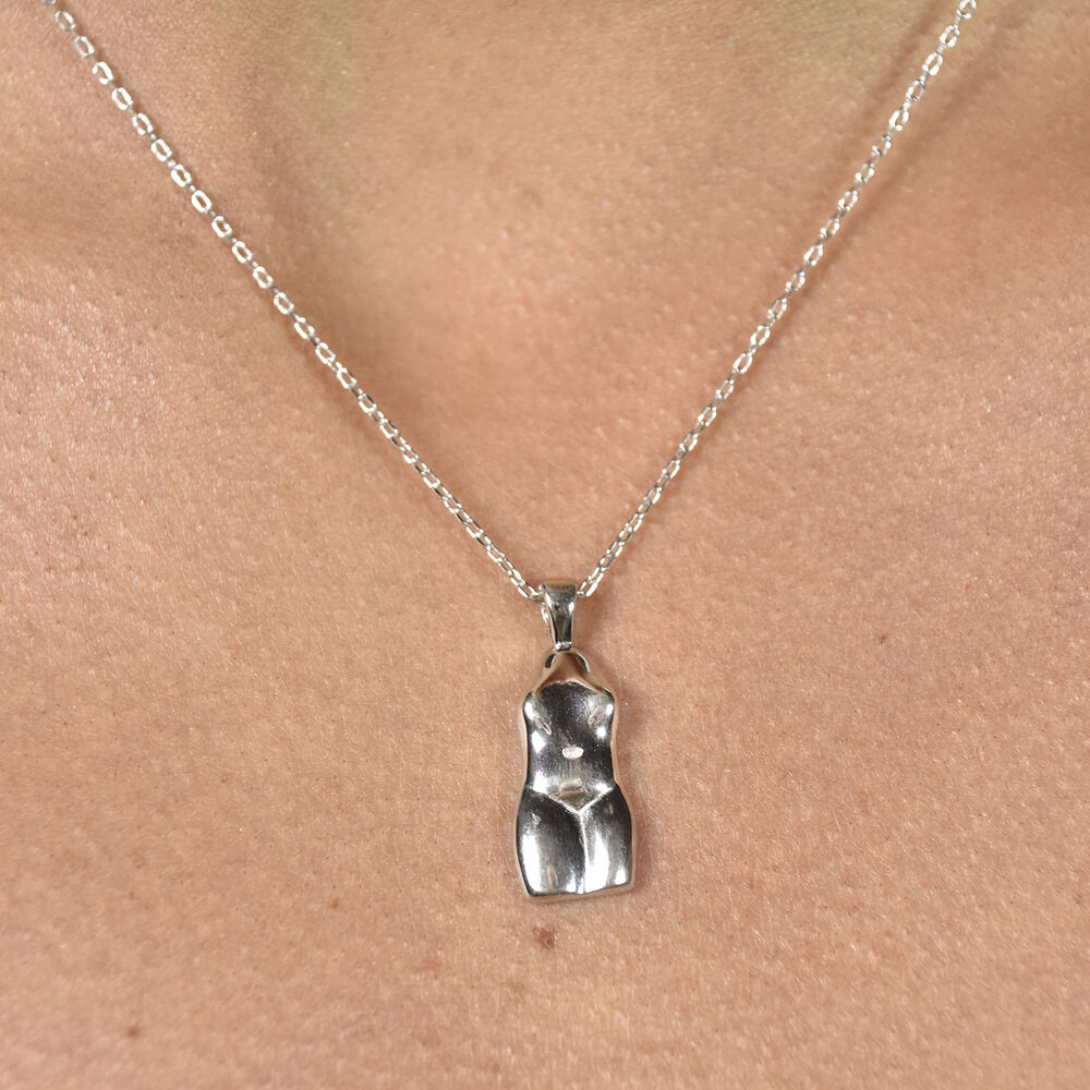 Culturesse Eros Body Art Pendant Necklace (Silver)