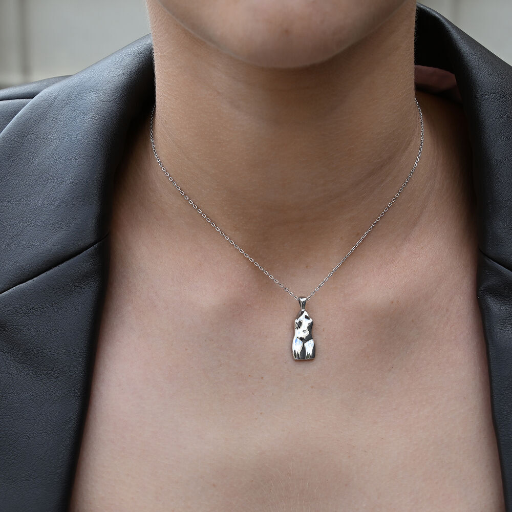 Culturesse Eros Body Art Pendant Necklace (Silver)