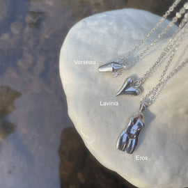 Culturesse Eros Body Art Pendant Necklace (Silver)