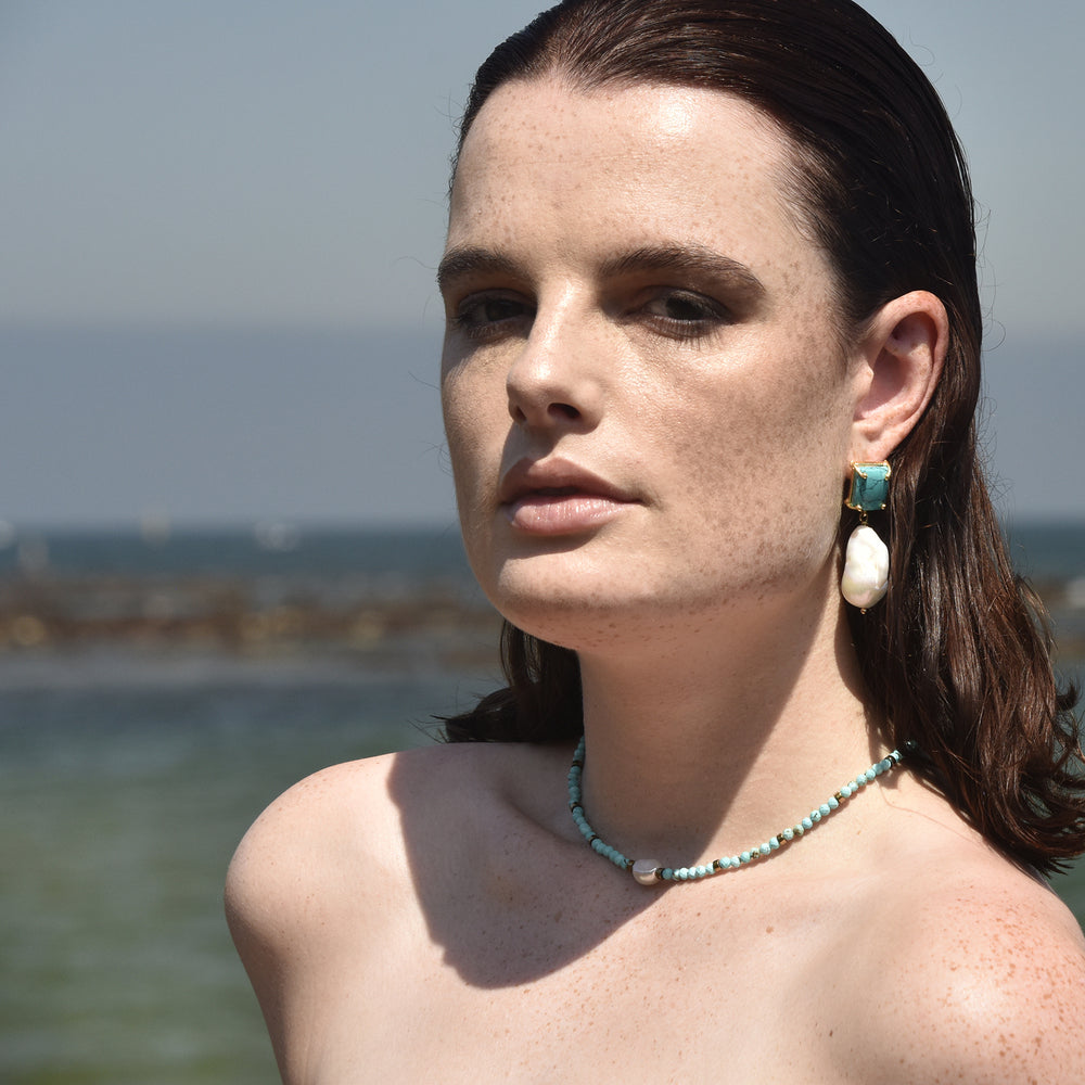 Culturesse Micki Facet Turquoise Pearl Pendant Necklace / Choker