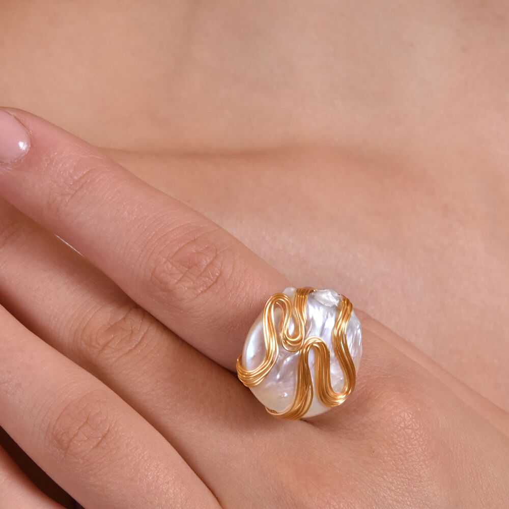 Culturesse Capriana 24K Gold Baroque Pearl Nest Ring