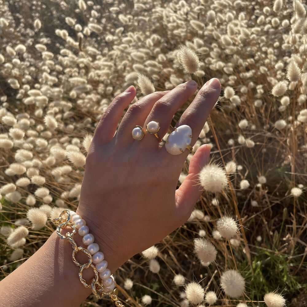 Culturesse Jaquetta 24K Baroque Pearl Open Ring