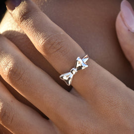 Culturesse Elvie Artisan Bow Open Ring (Silver)