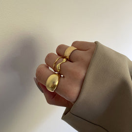Culturesse Elvera Modern Dome Open Ring - Gold