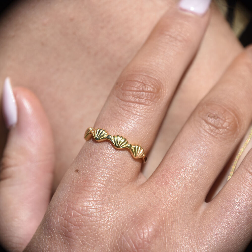Culturesse Tresor Artisan Scallop Open Ring (Gold Vermeil)