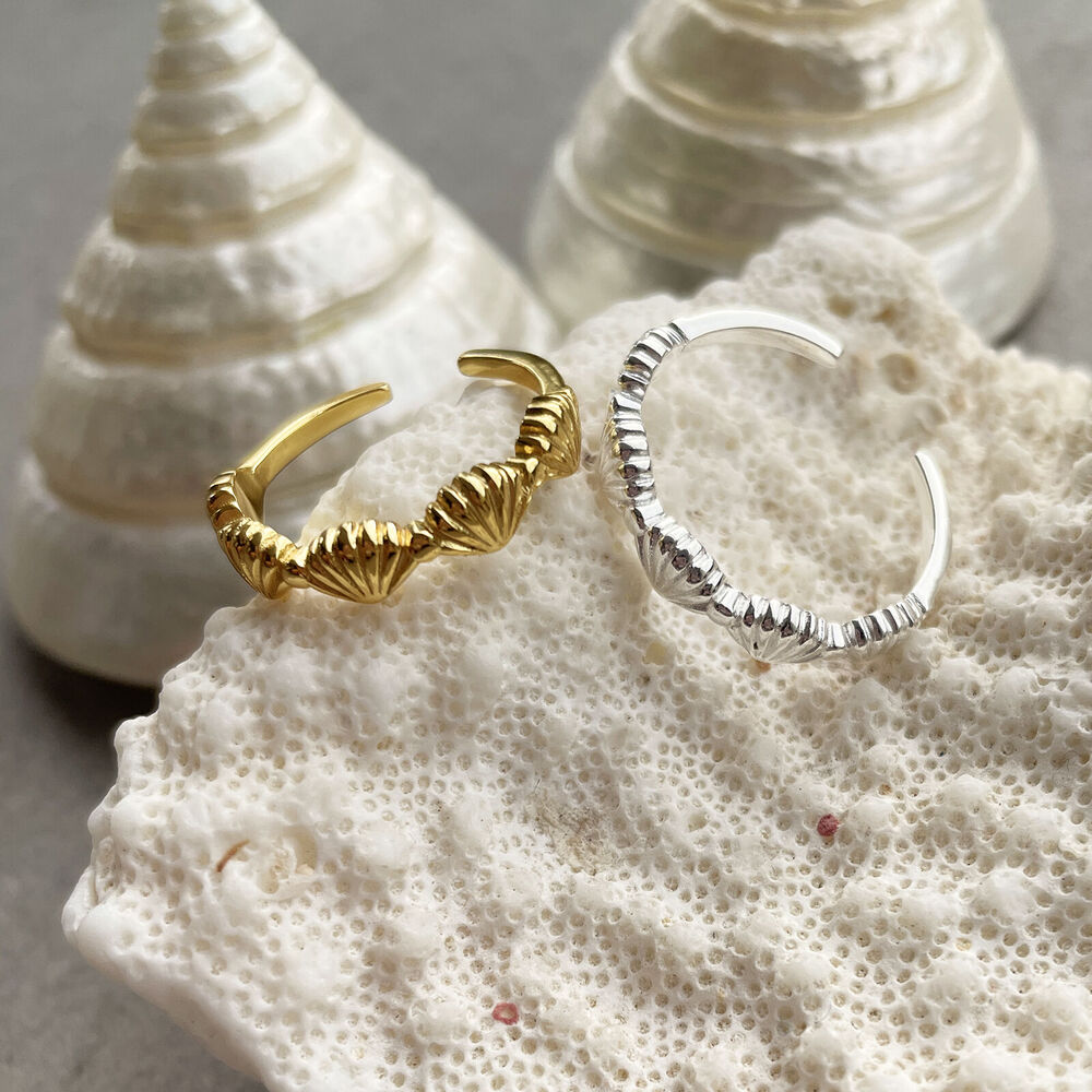 Culturesse Tresor Artisan Scallop Open Ring (Gold Vermeil)