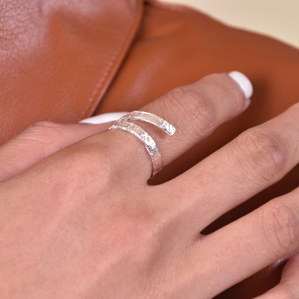 Culturesse Noora Sculpture Wrap Open Ring (Silver)